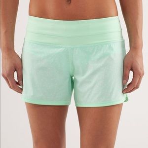 lululemon groovy short in dot fresh teal
